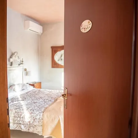 Bed and breakfast Lella *