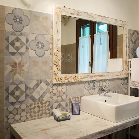 לינה וארוחת בוקר Lella