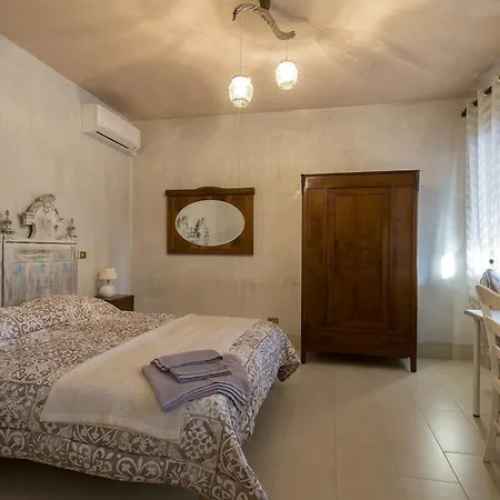 Lella Bed and breakfast