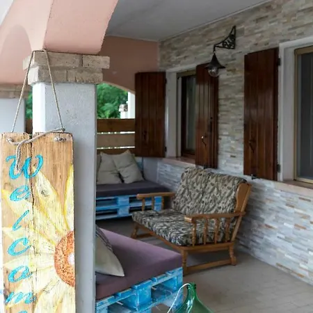 Lella Bed and Breakfast *