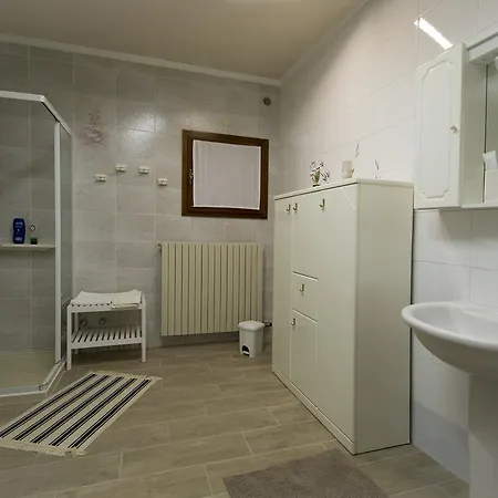 Lella Frühstückspension *